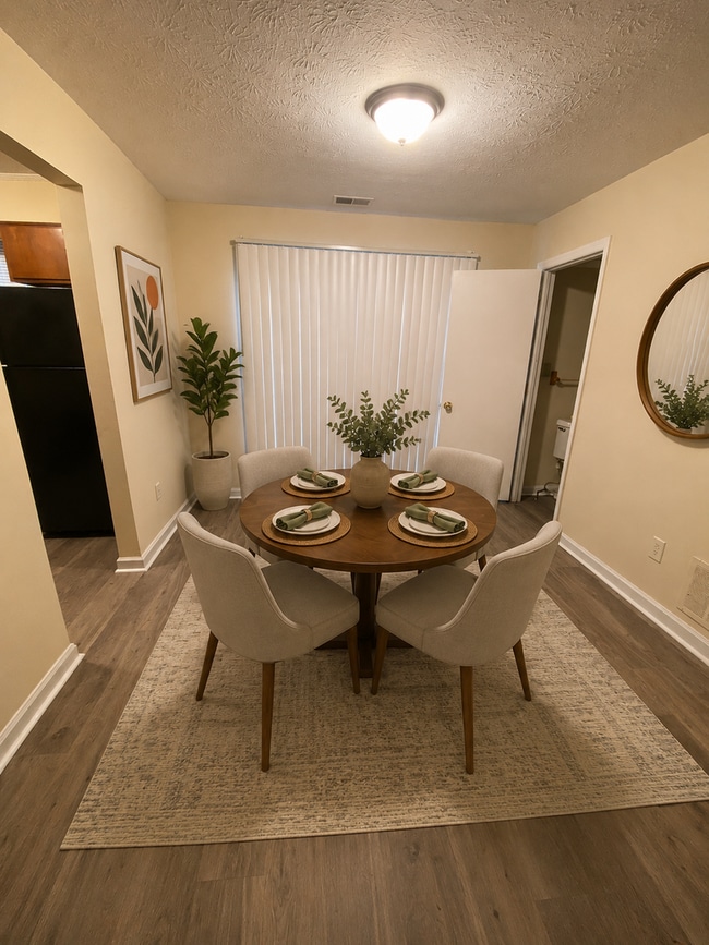 Building Photo - 2077 Lenoa Ln