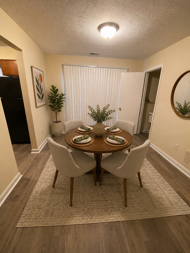 Foto del edificio - 2077 Lenoa Ln