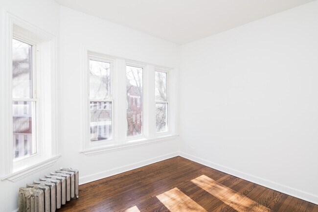 Foto del edificio - 6577 N Lakewood Ave