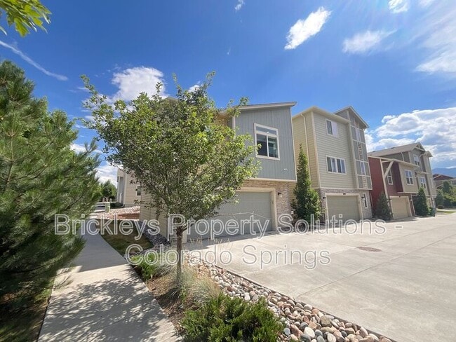 Building Photo - 2053 Alperton Heights