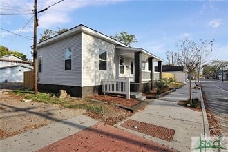 Building Photo - 1011 W Waters Dr