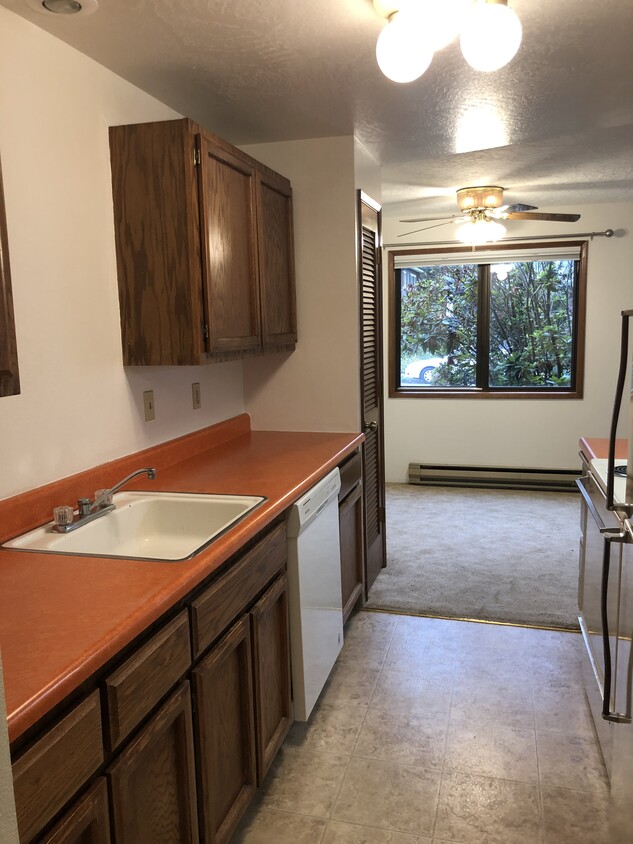 Kitchen - 5904 SE Milwaukie Ave
