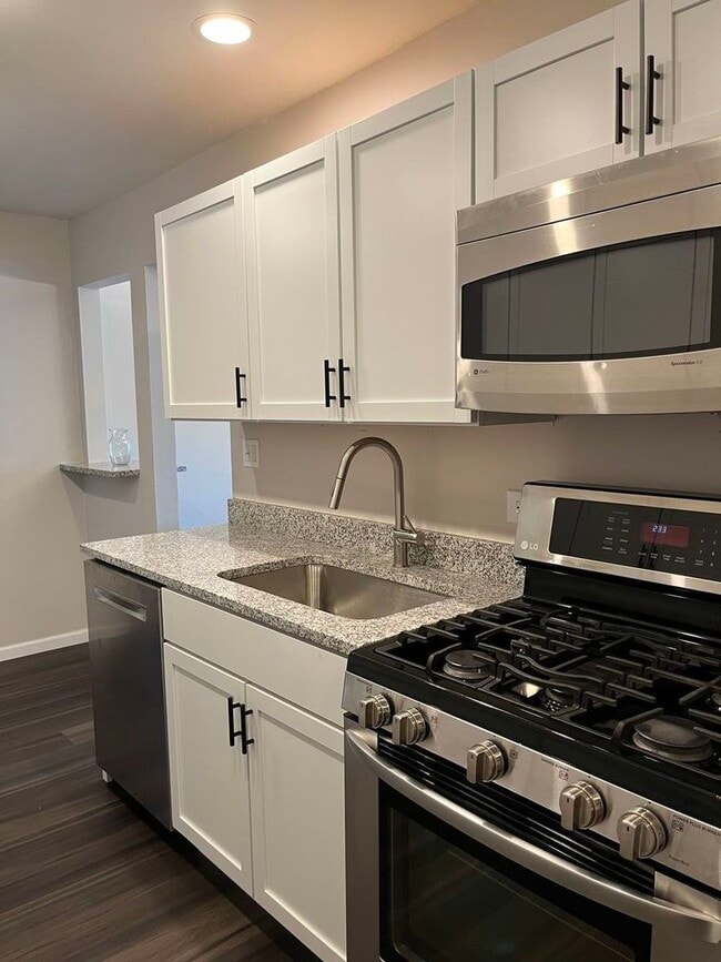 Building Photo - 5101 Carriage Way Dr