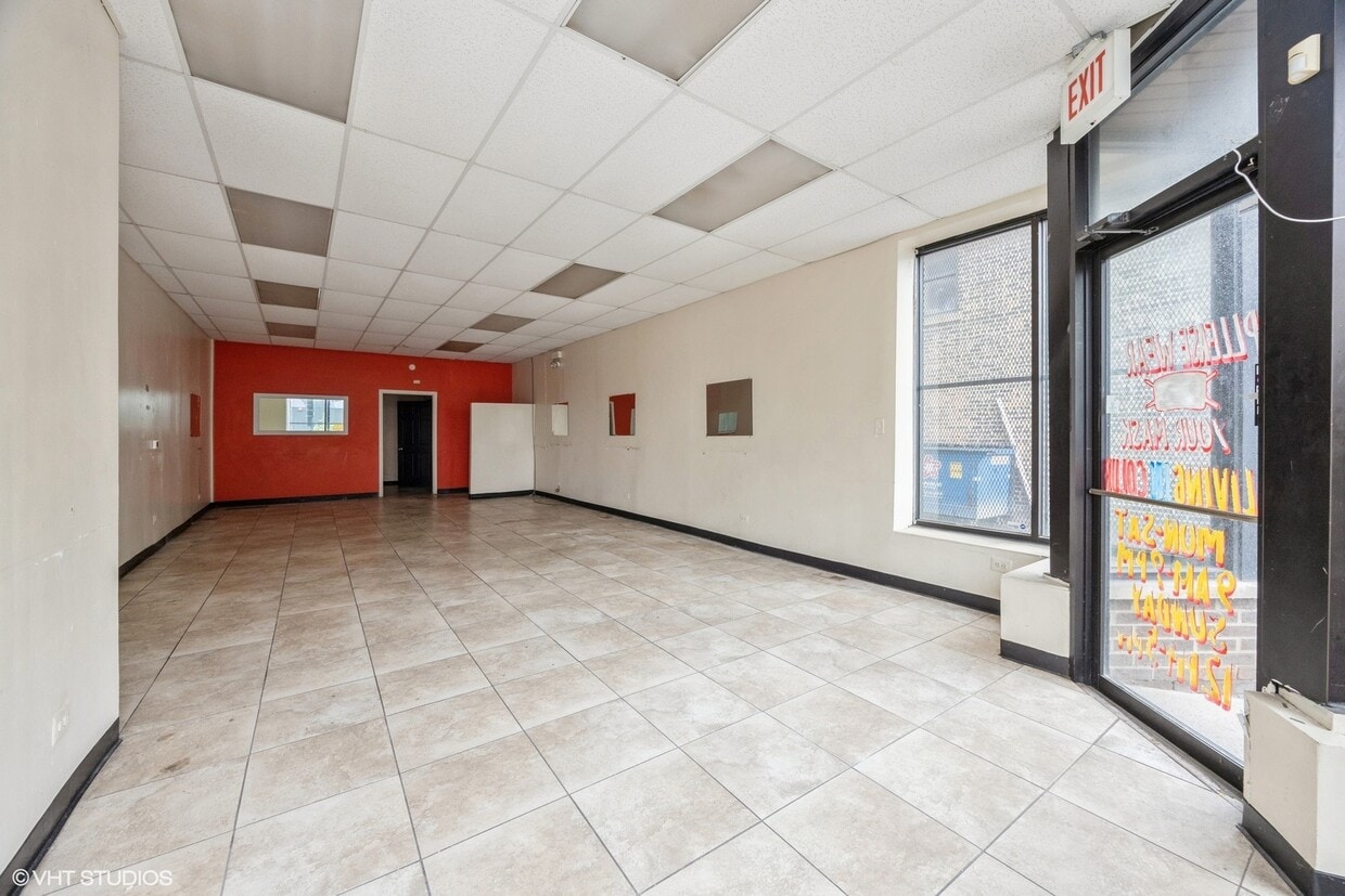 Building Photo - 518 S Laramie Ave
