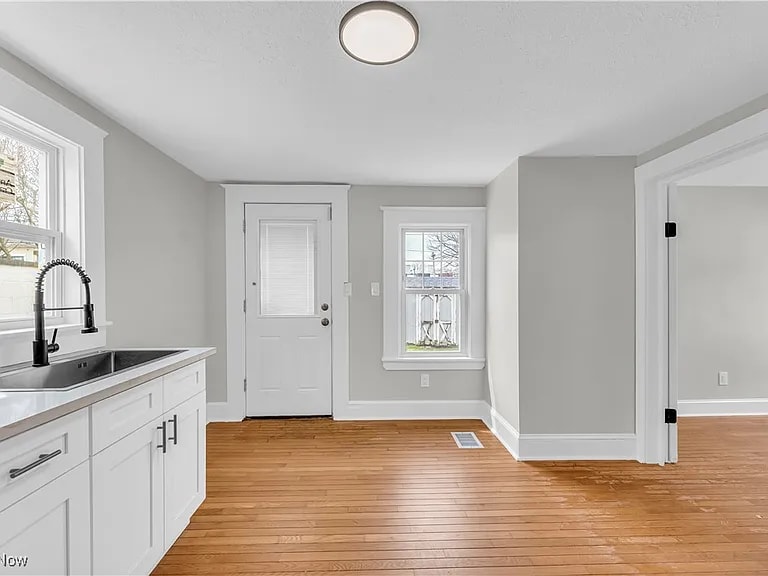 1244 W 69th St Cleveland, OH 44102 – photo 4