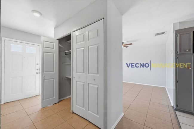 Building Photo - 701 Aviaton Ave