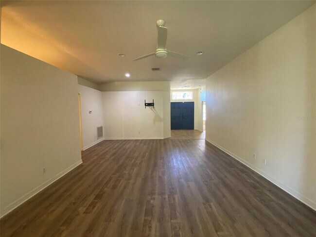 Building Photo - 3690 Channing Ave