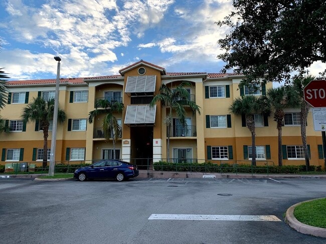 Foto del edificio - 7350 NW 114th Ave