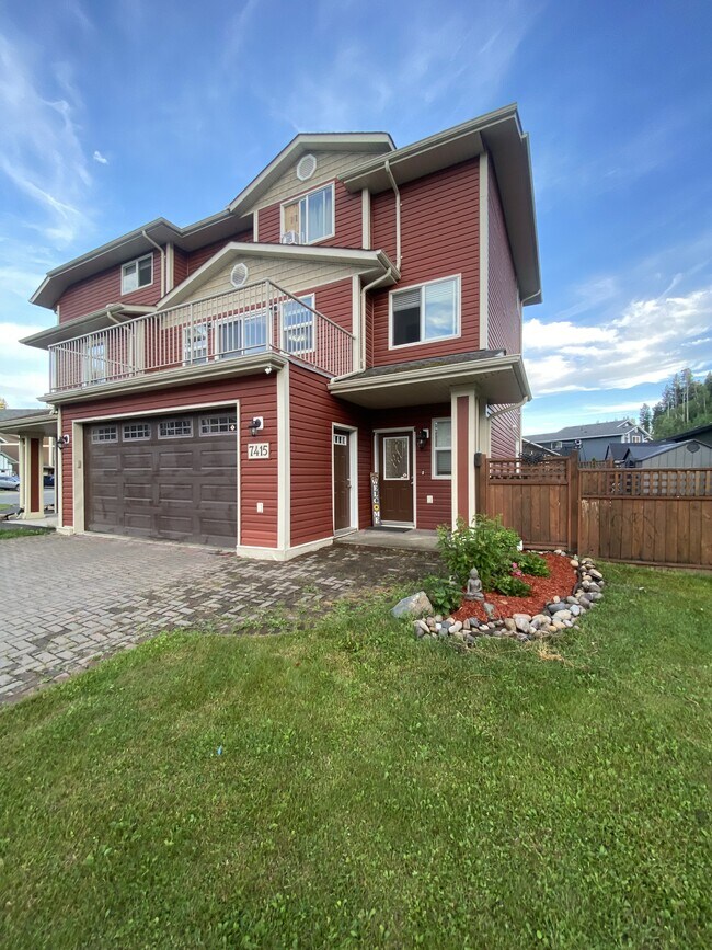 Building Photo - 7415-3007415 Creekside Way