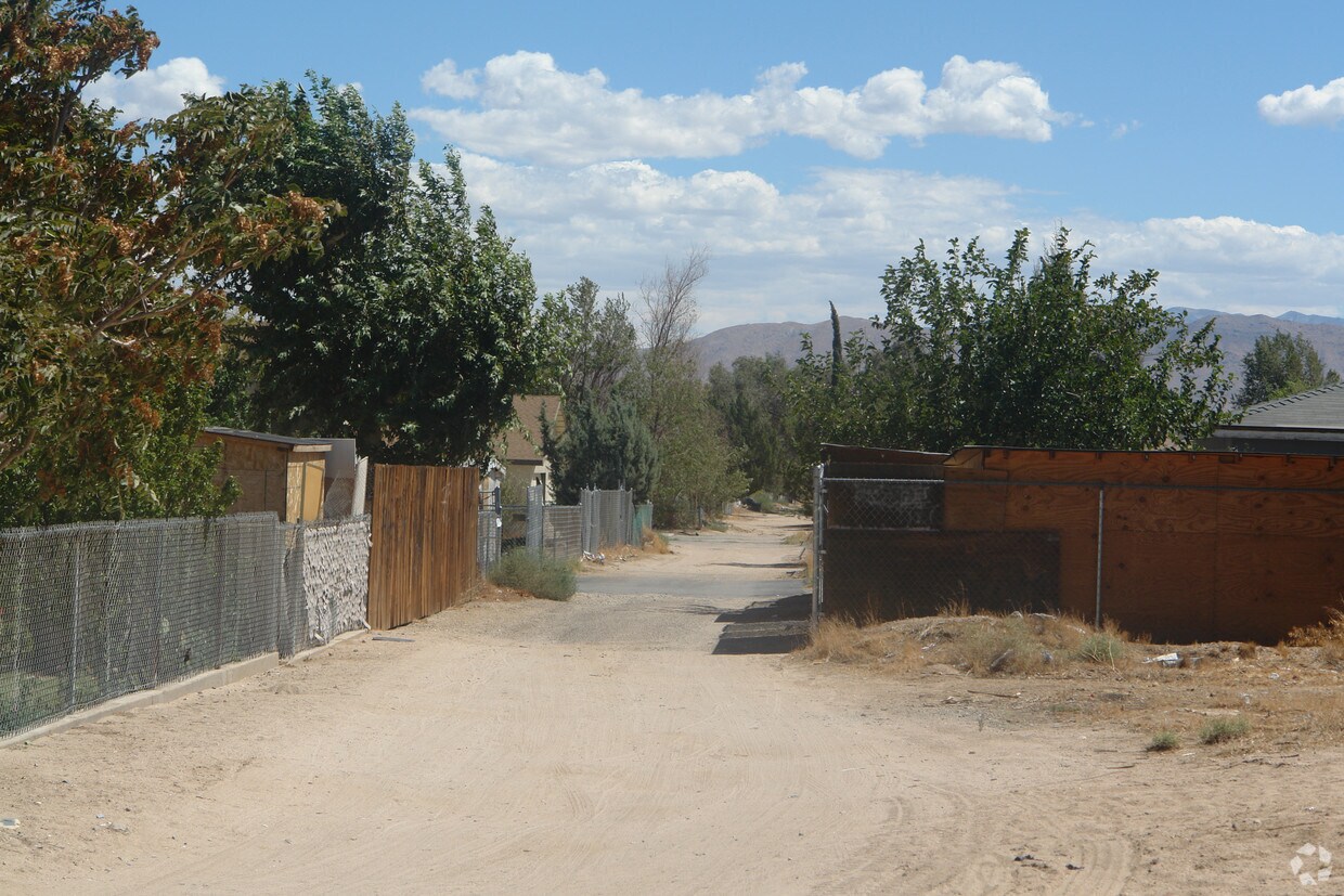 Foto del edificio - 16210 Olive St