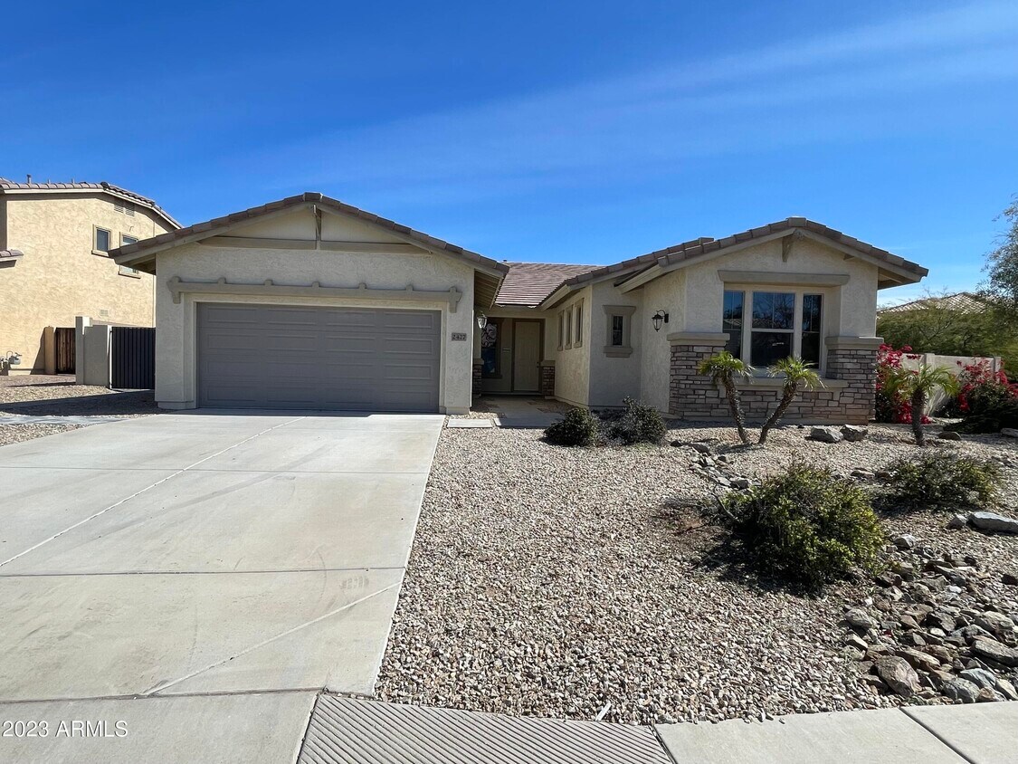 Primary Photo - 2427 S Salida Del Sol Ct