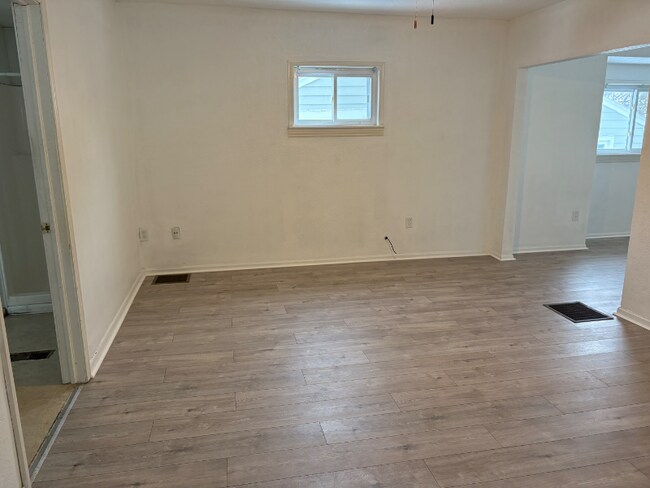 Building Photo - 2115 Alvin St