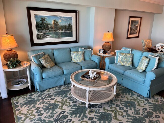 Building Photo - Spacious Oceanfront Condo, Walk to Flagler...