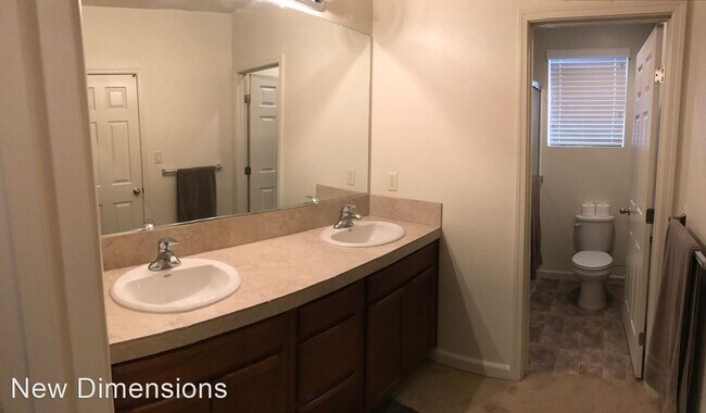 Foto del edificio - 10660 Brittany Park Dr