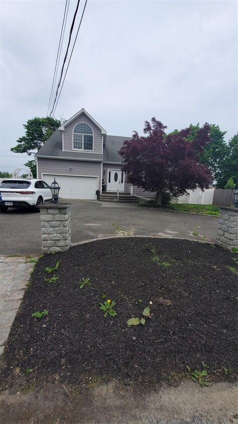 Primary Photo - 11 Dayton Ave