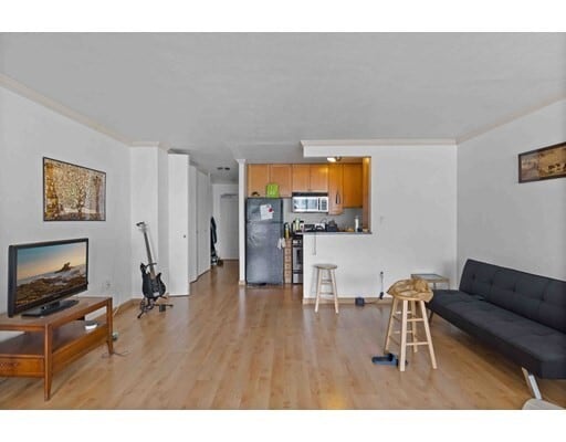 Building Photo - 8 Whittier Pl