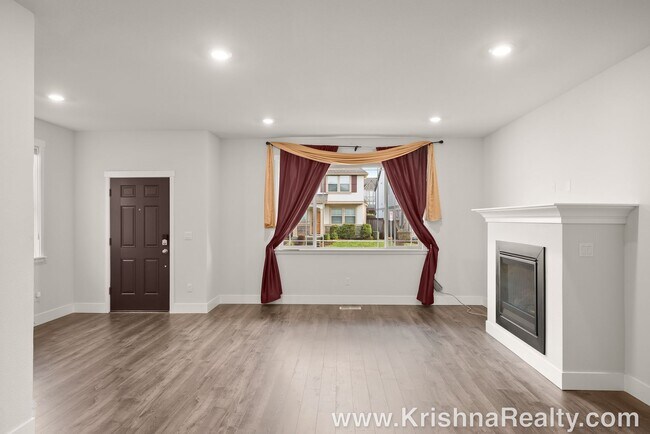 Foto del edificio - Beautiful 5BD* 3BA* Single Family Home Loc...