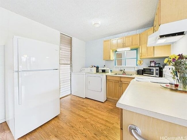 Building Photo - Cathedral Point - Mililani 1br/1ba w/2 par...