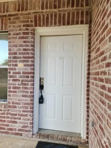 Building Photo - 20726 Fernwick Village Dr