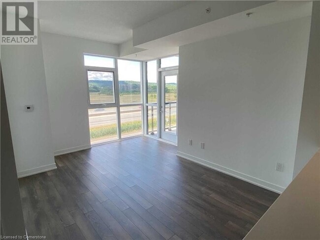 Building Photo - 550 N Service Rd