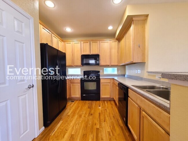 Foto del edificio - 8964 E 29th Pl