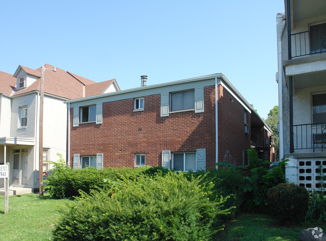 Foto del edificio - 64 W 9th Ave