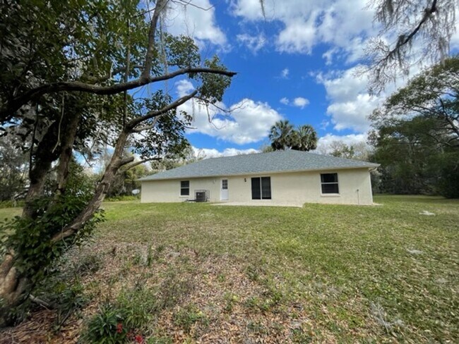 Building Photo - Gorgeous home, Ready to go! Just 15 minute...