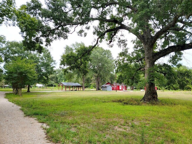 Building Photo - 15590 Magnolia Park