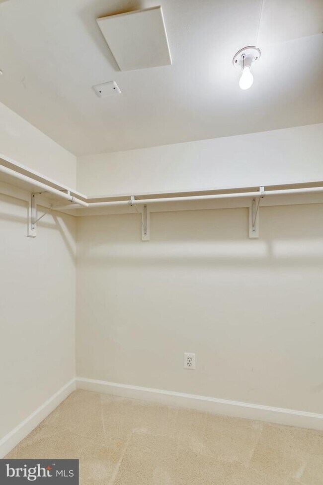 Building Photo - 8301 Marketree Cir