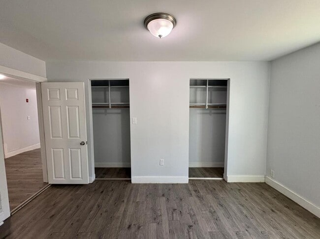 Building Photo - 1294 US-1 Apt E