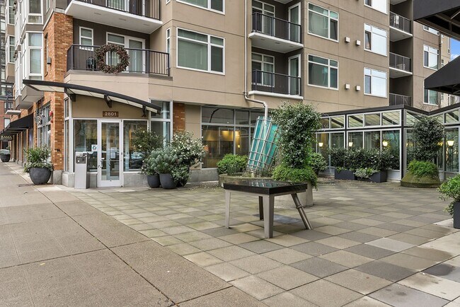 Foto del edificio - Amazing Views & All the Amenities at The Ellington w/Parking! $2650