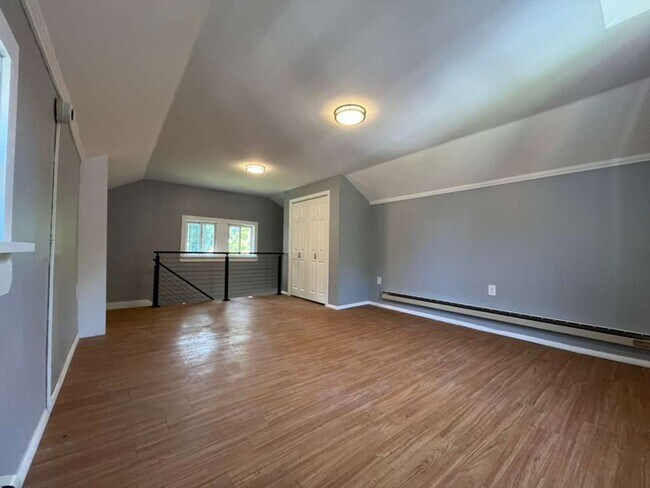 Foto del edificio - 417 W Court St