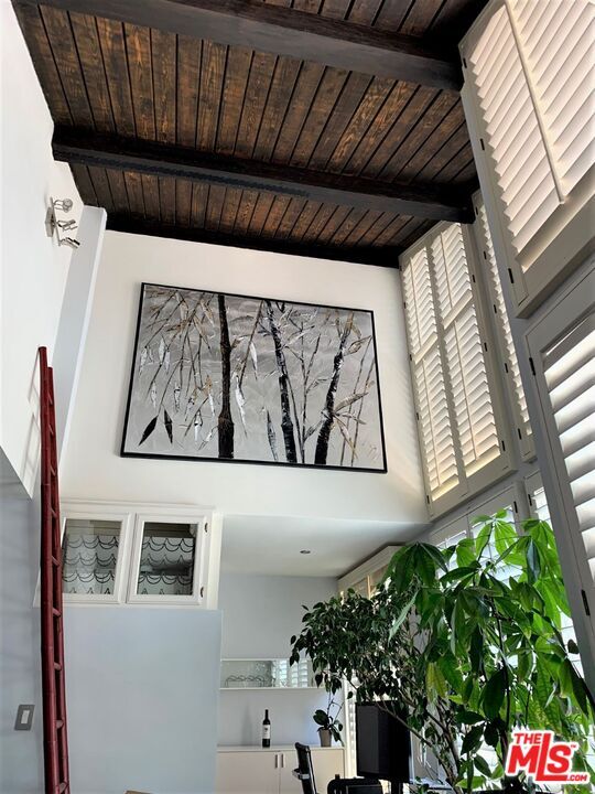 Foto del edificio - 10800 Holman Ave