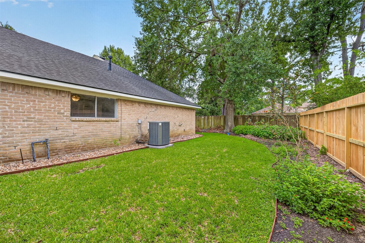 Building Photo - 7111 Halfpenny Rd