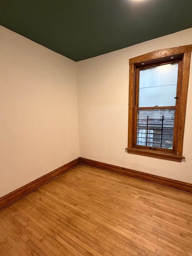 Foto del edificio - 2931 W 24th Blvd