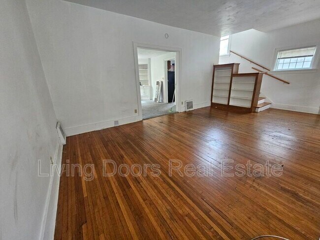 Building Photo - 2135 Garfield St