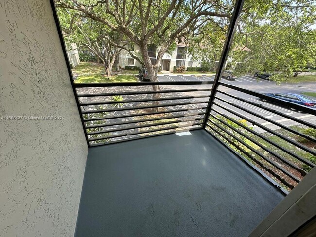 Foto del edificio - 306 Gardens Dr