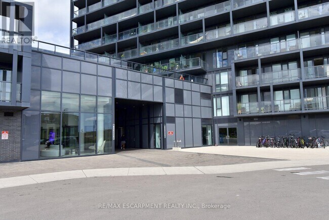 Building Photo - 3200 Dakota Cmn