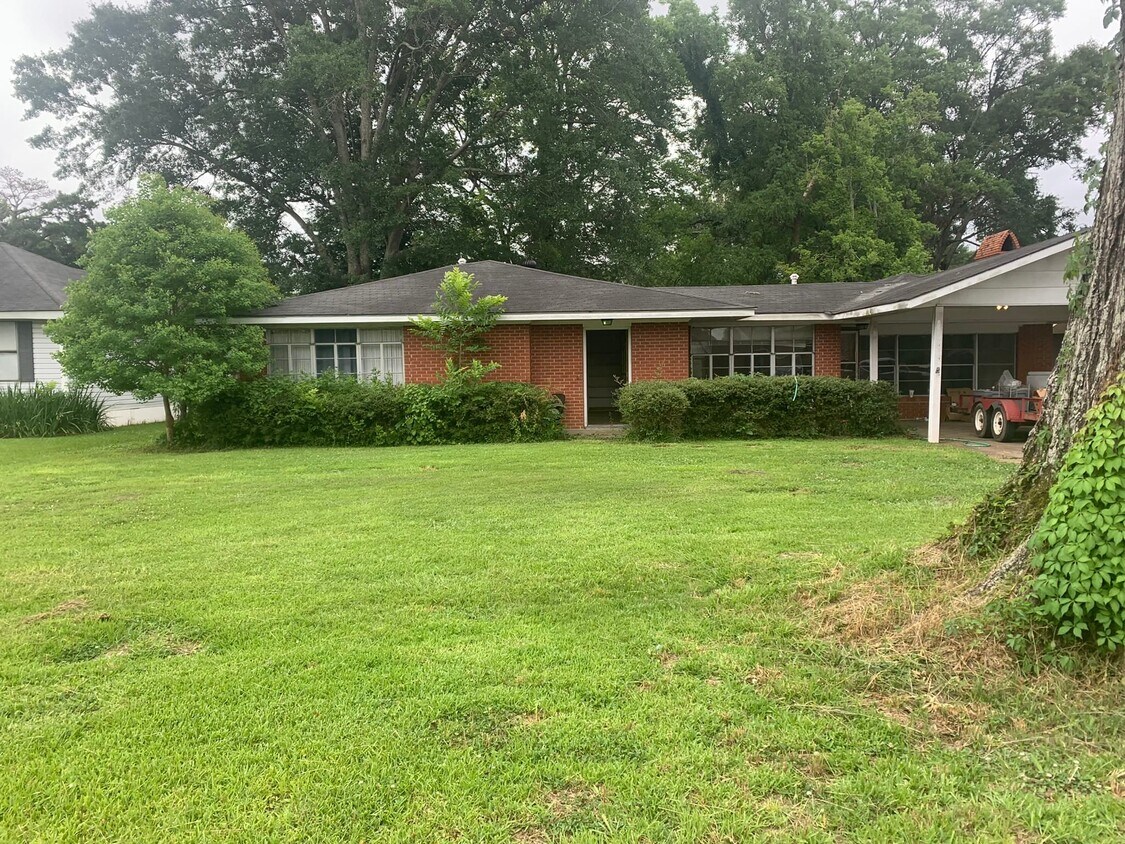 Primary Photo - 6147 Lodi Rd