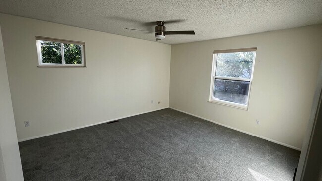 Master bedroom - 10489 Owens Cir