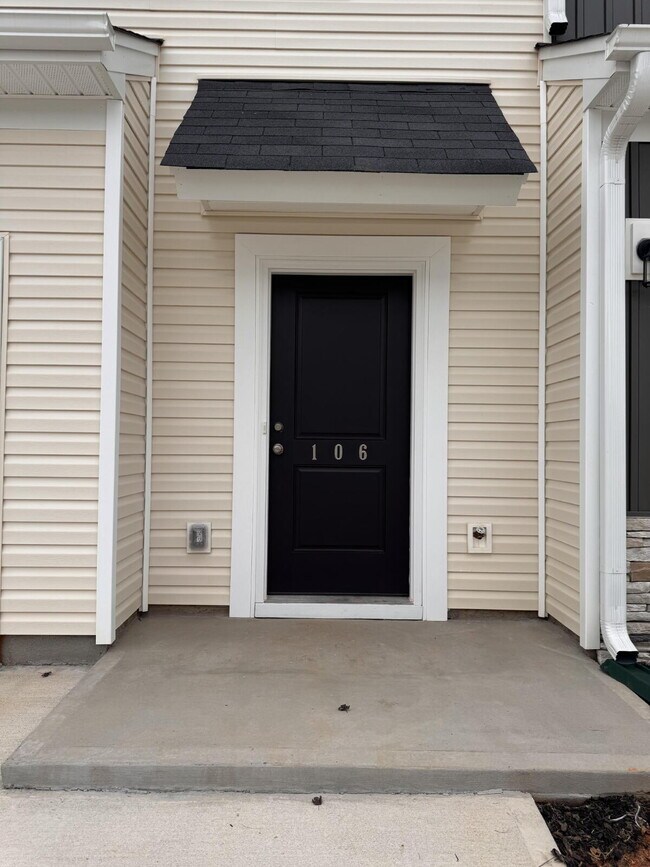 Building Photo - Modern 3-Bed Townhome in Greer — Stylish D...