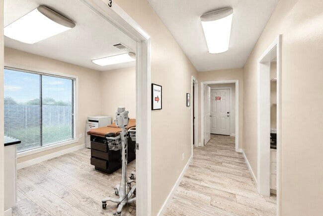 Building Photo - 11111 Jones Rd W