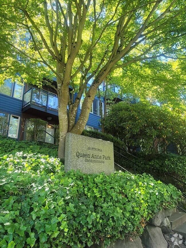Building Photo - 29 Etruria St