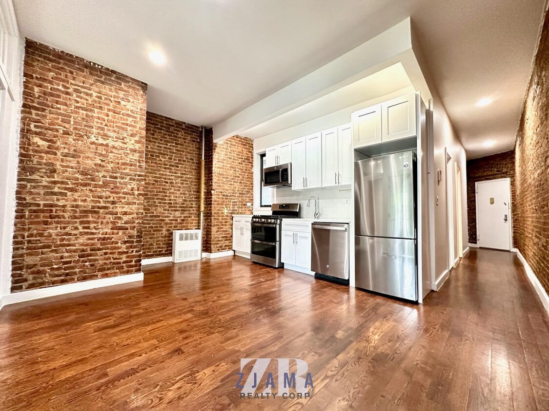 Primary Photo - 1486 Bedford Ave