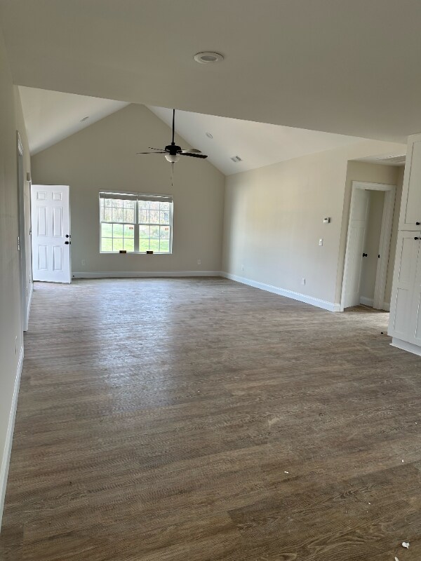 Foto del edificio - 2465 Oak Grove Rd