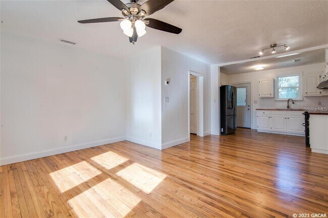 Foto del edificio - 1028 NE 7th Ave