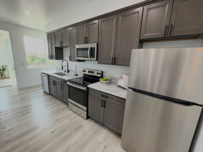 Building Photo - 4327 Clairemont Dr