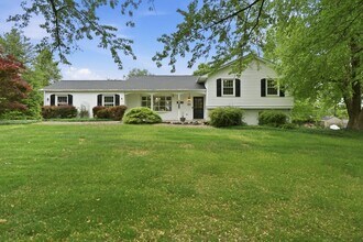 Building Photo - 9809 Sunset Dr