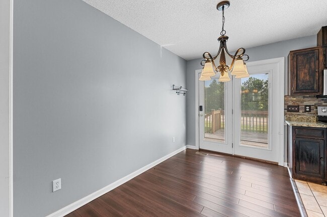 Foto del edificio - Welcome to your Perfect Home:  3BD, Hardwo...