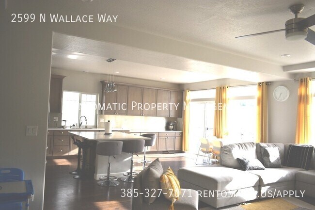 Building Photo - 2599 N Wallace Way